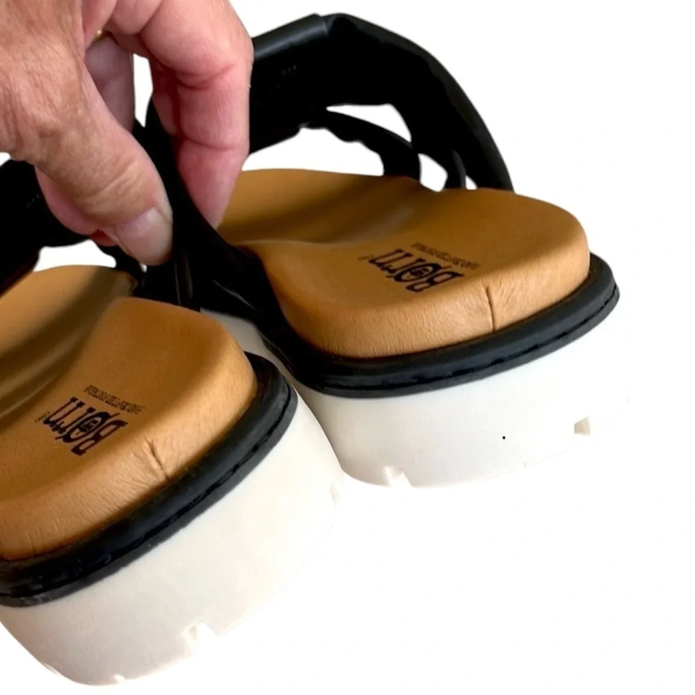 NWOT Born Leather Puff Straps Sandals Black Size 9 Retail $125 - Picture 6 of 8